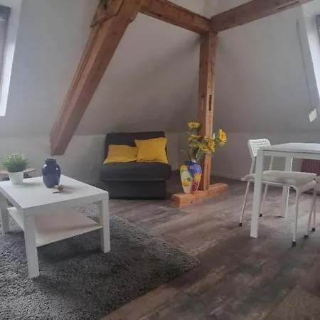 Quiet 2-room In Koenigshoffen Appartamento